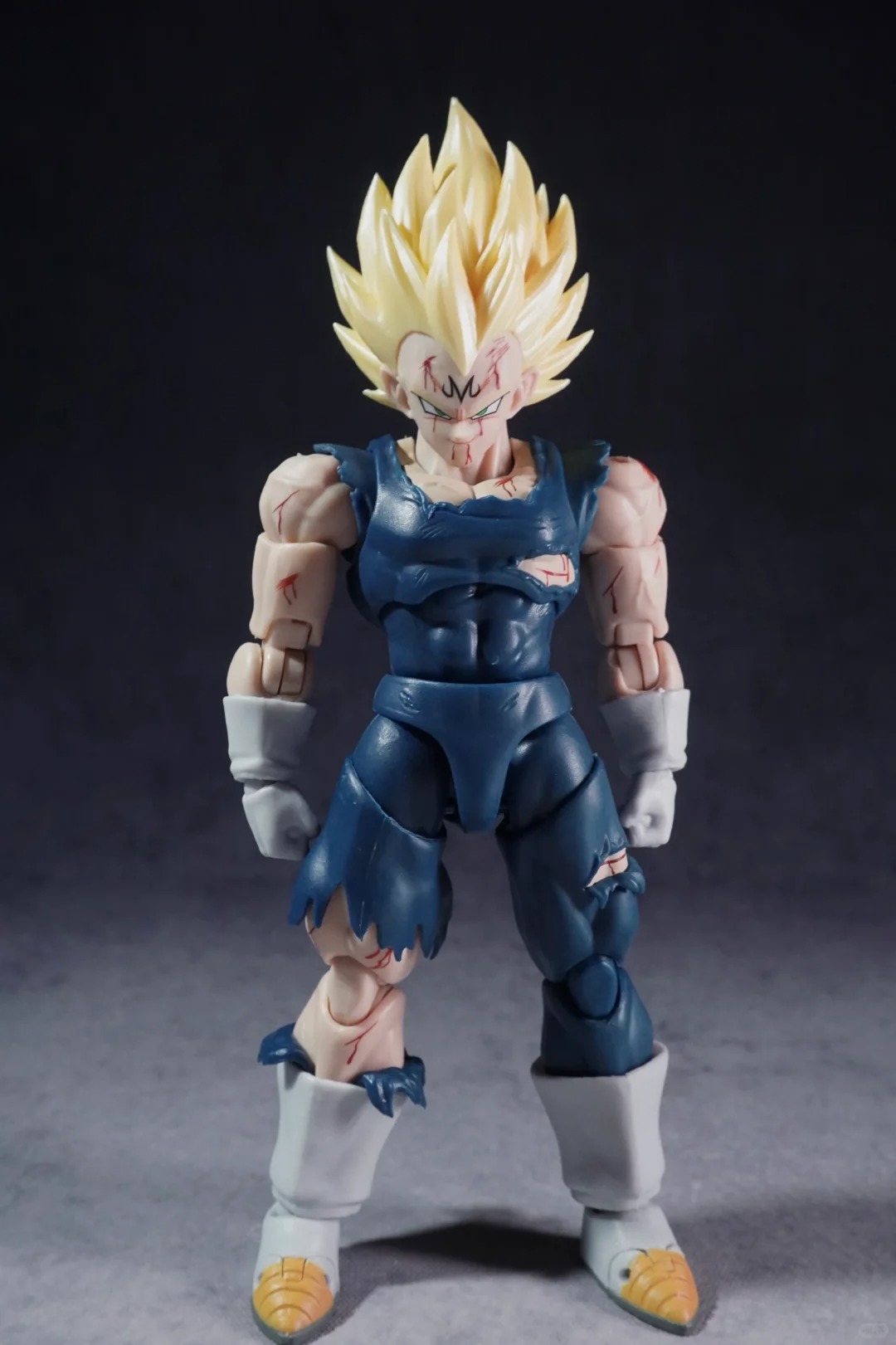 En stock BlackHole&TK Figurine - Model Kit Vegeta avis et prix
