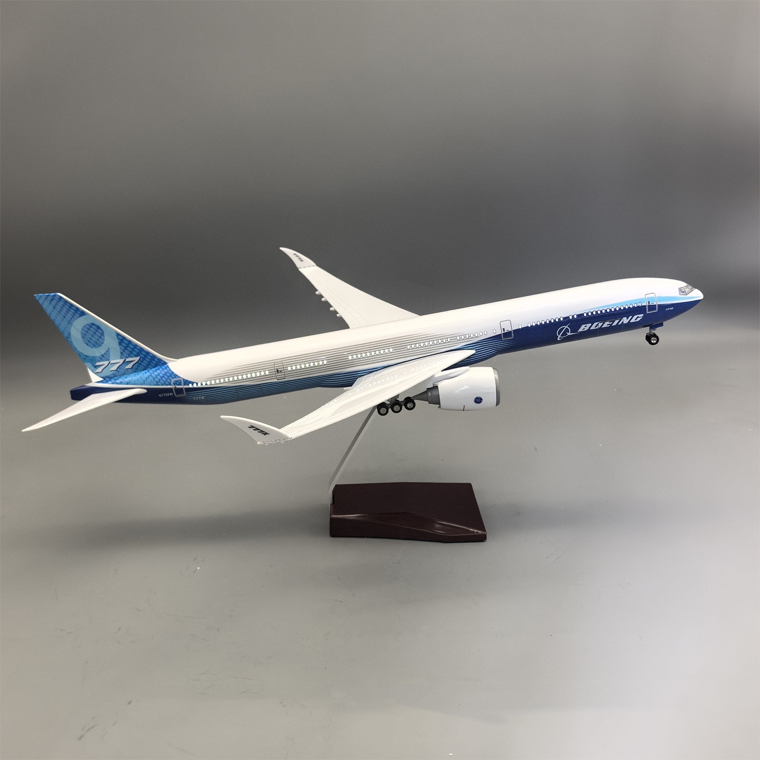 Maquette d'avion B777-9X à l'é - Model Kit Aircraft avis et prix